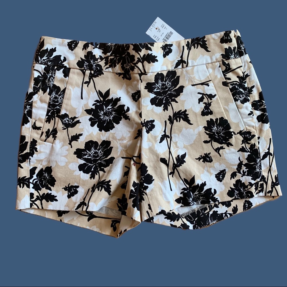 NWT Fashionable Shorts